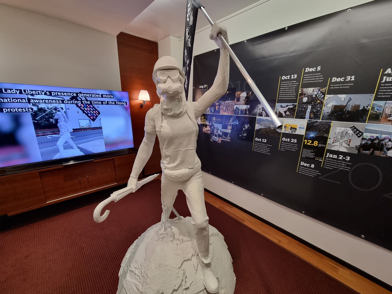 Global Lady Liberty HK Unveiled in Frankfurt — 4 of 7