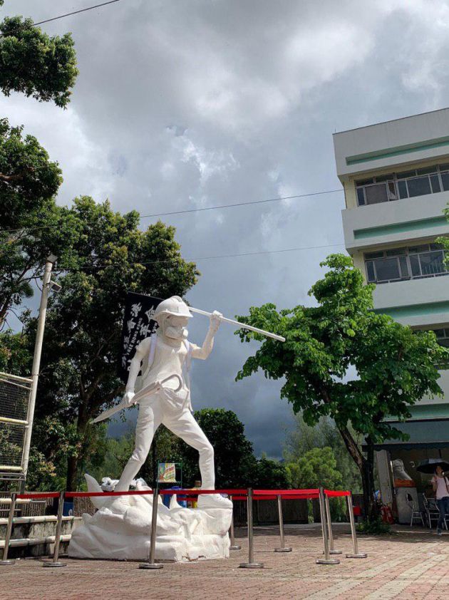 Lady Liberty HK Debuts at CUHK — 3 of 8