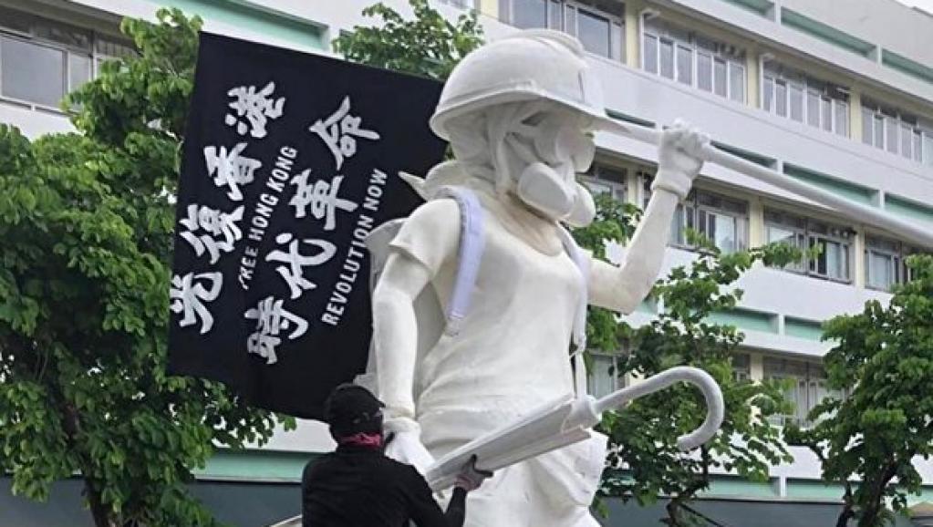 Lady Liberty HK Debuts at CUHK — 5 of 8