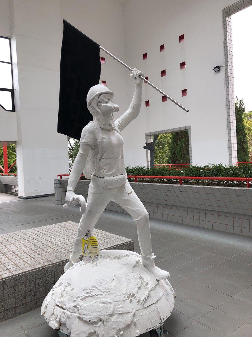 Global Lady Liberty HK Debuts at HKUST on New Year's Day — 2 of 3