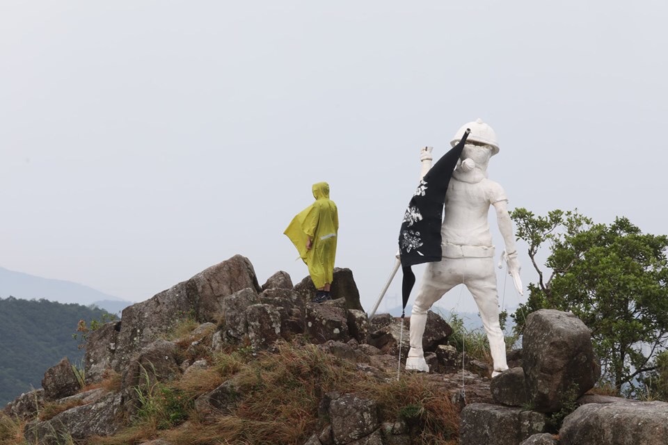 Lady Liberty HK Ascends Lion Rock — 8 of 15