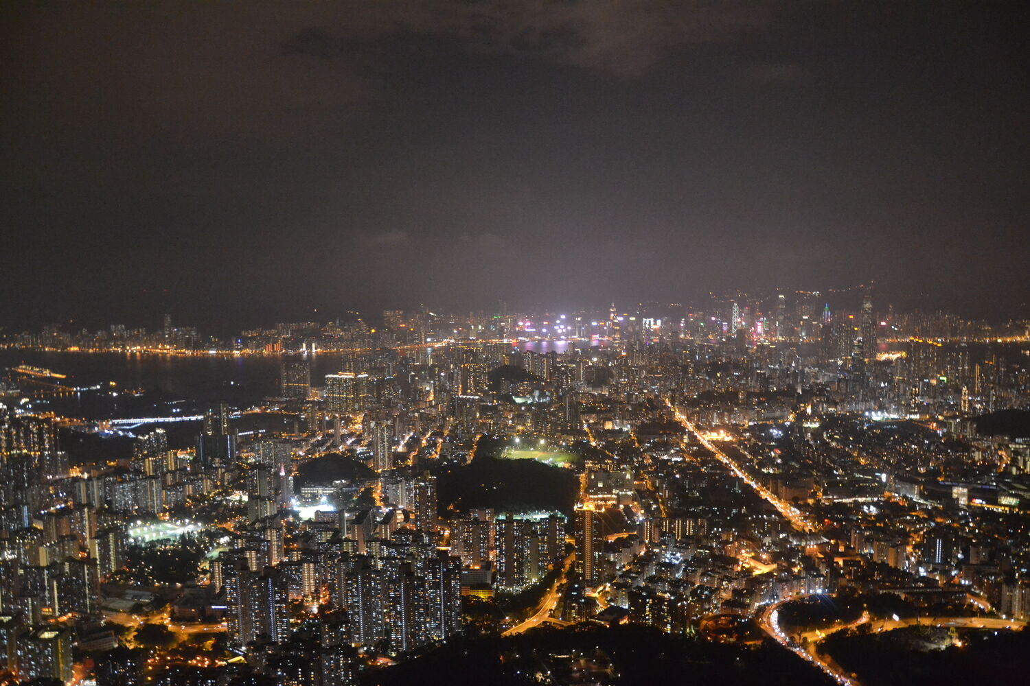 Lady Liberty HK Team Climbs Lion Rock in the Dead of Night to Recover the Statue's Remains — 5 of 6